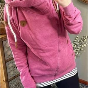 EUC Athena Wanakome Sweater